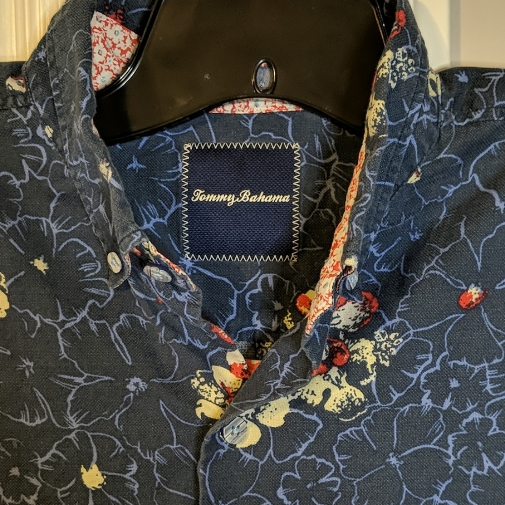 Medium Tommy Bahama button down cotton/silk #26